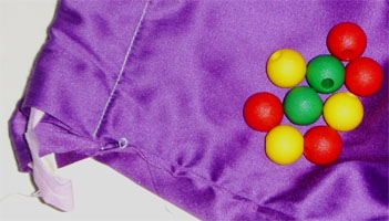 Bolsa con varias bolas de colores