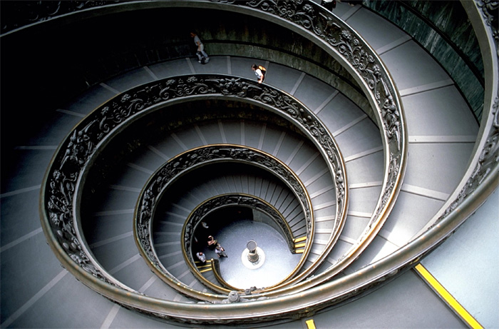 Escalera de Bramante de los museos Vaticanos