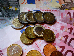 monedas y billetes de euros